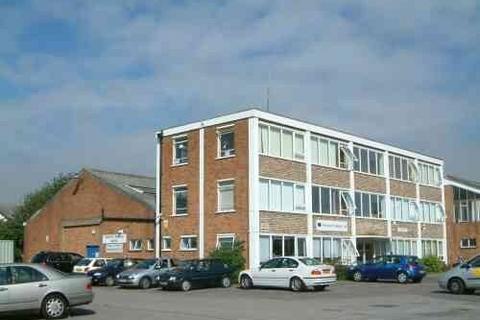 Warehouse to rent, Armfield Clos West Molesey KT8 2UP