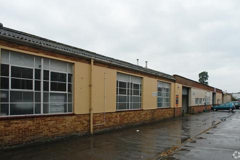 Warehouse to rent, Armfield Clos West Molesey KT8 2UP