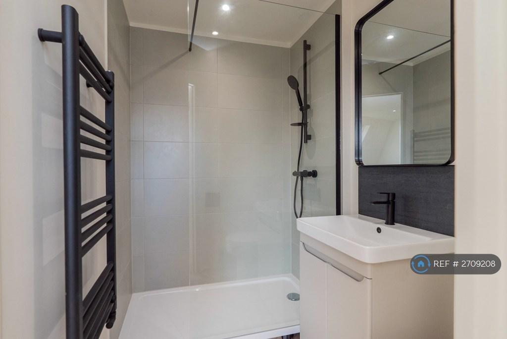 Top Bedroom Ensuite