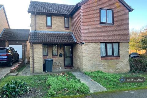 4 bedroom detached house to rent, Ingleside Drive, Stevenage, SG1