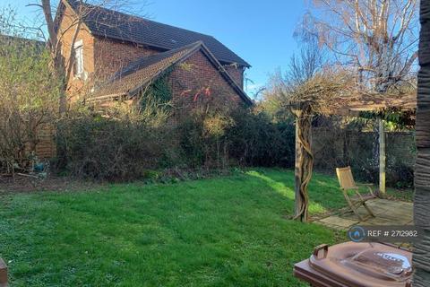 4 bedroom detached house to rent, Ingleside Drive, Stevenage, SG1