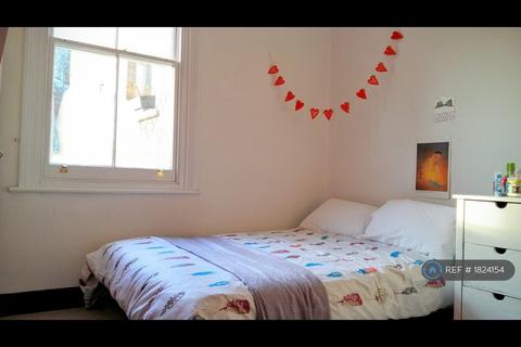 2 bedroom flat to rent, Craster Road, London, SW2