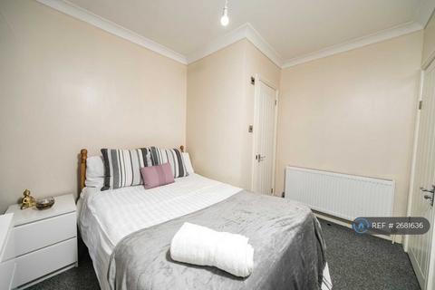 undefined, Pitcroft Avenue, Reading, RG6