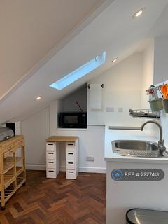 Studio to rent, Melbourne Avenue, London, N13