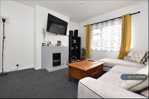 3 bedroom semi-detached house to rent, Smithy Lane, Leeds, WF3