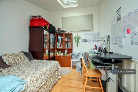 1 bedroom in a flat share to rent, Kingston Upon Thames, Kingston Upon Thames, KT1