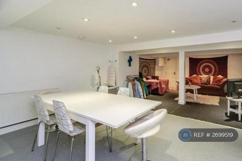 6 bedroom terraced house to rent, Lewes Road, Brighton, BN2