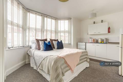 1 bedroom in a house share to rent, Ditchling Road, Brighton, BN1