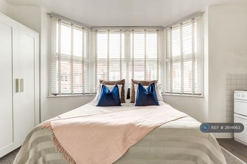 1 bedroom in a house share to rent, Ditchling Road, Brighton, BN1