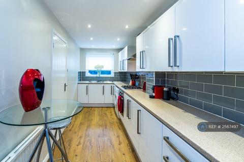 2 bedroom semi-detached house to rent, Pelham Cottages, Nottingham, NG7