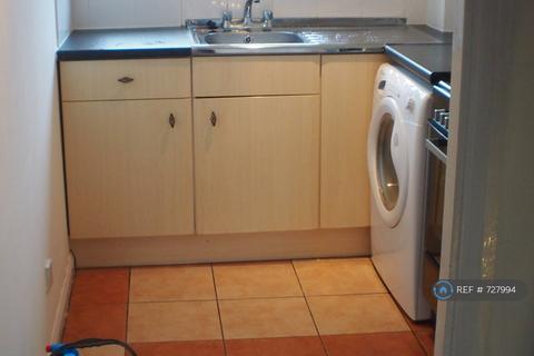 1 bedroom flat to rent, Alma Road, Bordon, GU35