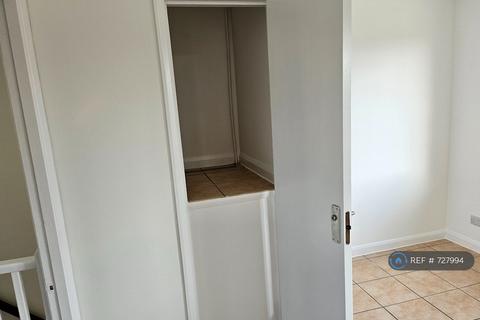 1 bedroom flat to rent, Alma Road, Bordon, GU35