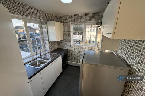 2 bedroom maisonette to rent, Mayplace Road West, Bexleyheath, DA7