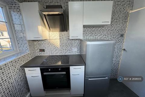 2 bedroom maisonette to rent, Mayplace Road West, Bexleyheath, DA7