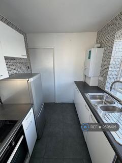 2 bedroom maisonette to rent, Mayplace Road West, Bexleyheath, DA7