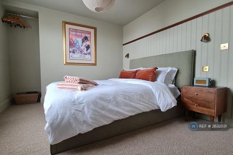 1 bedroom flat to rent, Trinity Square, Margate, CT9