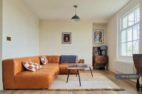 1 bedroom flat to rent, Trinity Square, Margate, CT9
