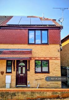 3 bedroom semi-detached house to rent, Cunningham Close, Tunbridge Wells, TN4