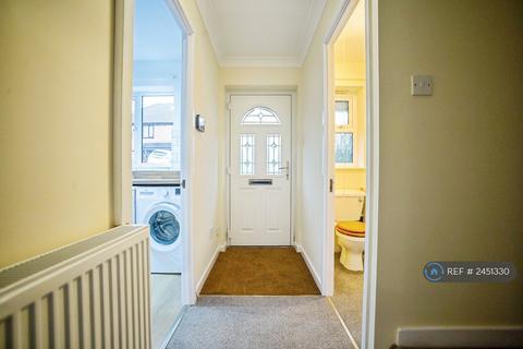 3 bedroom semi-detached house to rent, Cunningham Close, Tunbridge Wells, TN4
