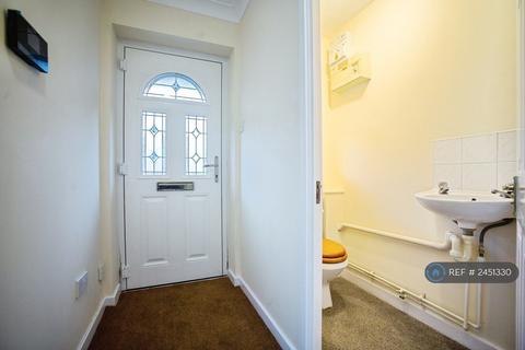 3 bedroom semi-detached house to rent, Cunningham Close, Tunbridge Wells, TN4