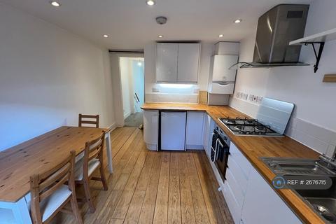 3 bedroom maisonette to rent, Malvern Road, London, NW6