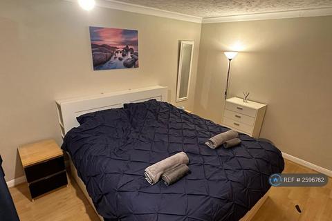 undefined, Fulham Close, Uxbridge, UB10