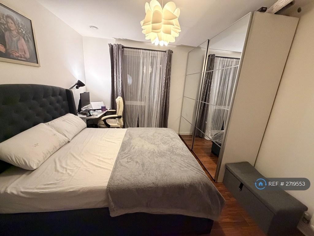 Master Bed With Ensuite