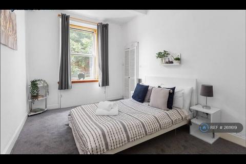 undefined, Caledonian Place, Edinburgh, EH11