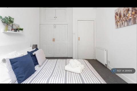 undefined, Caledonian Place, Edinburgh, EH11