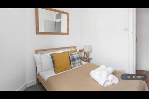 undefined, Caledonian Place, Edinburgh, EH11