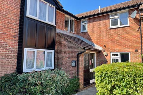1 bedroom flat to rent, Springwood Crescent, Edgware, HA8