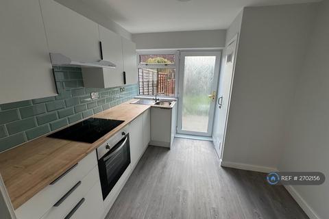 3 bedroom terraced house to rent, Whitebrook Way, Cwmbran, NP44