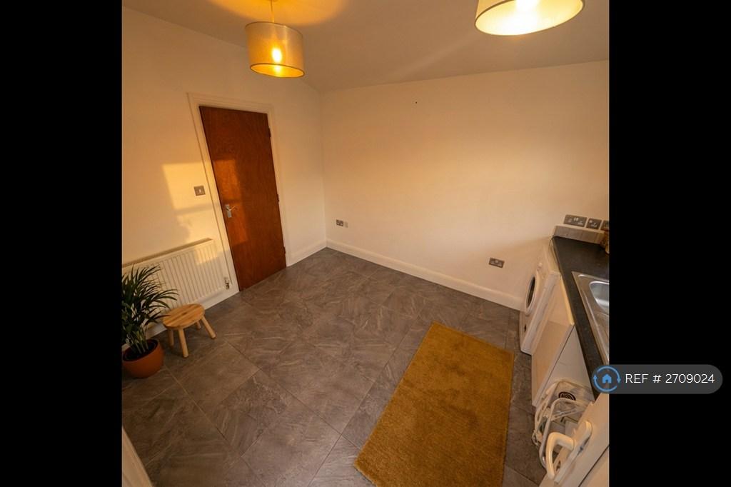Living Room/Kitchen