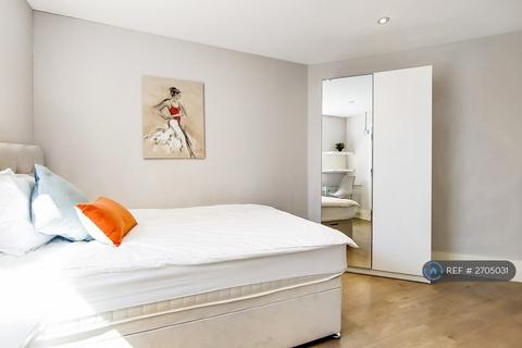 Studio to rent, Lithos House, London, NW3