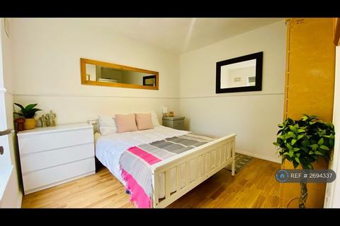 undefined, Wellbury Terrace, Hemel Hempstead, HP2