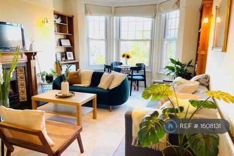 2 bedroom flat to rent, Kenilworth Court, London, SW15