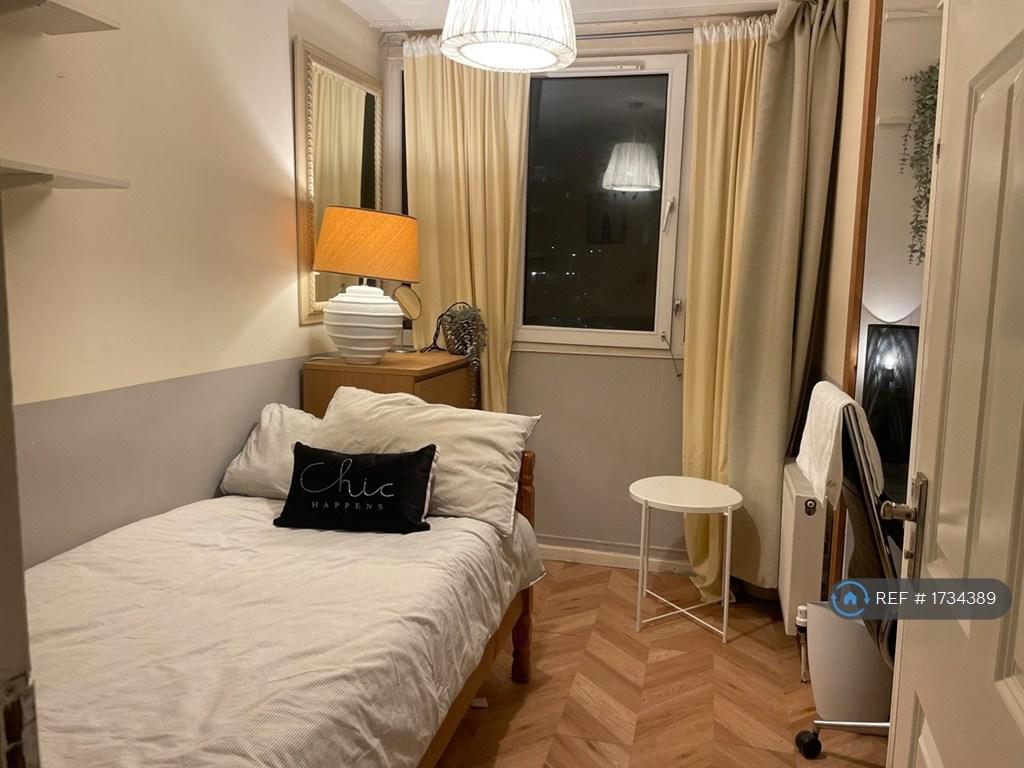 Front Upstairs Single