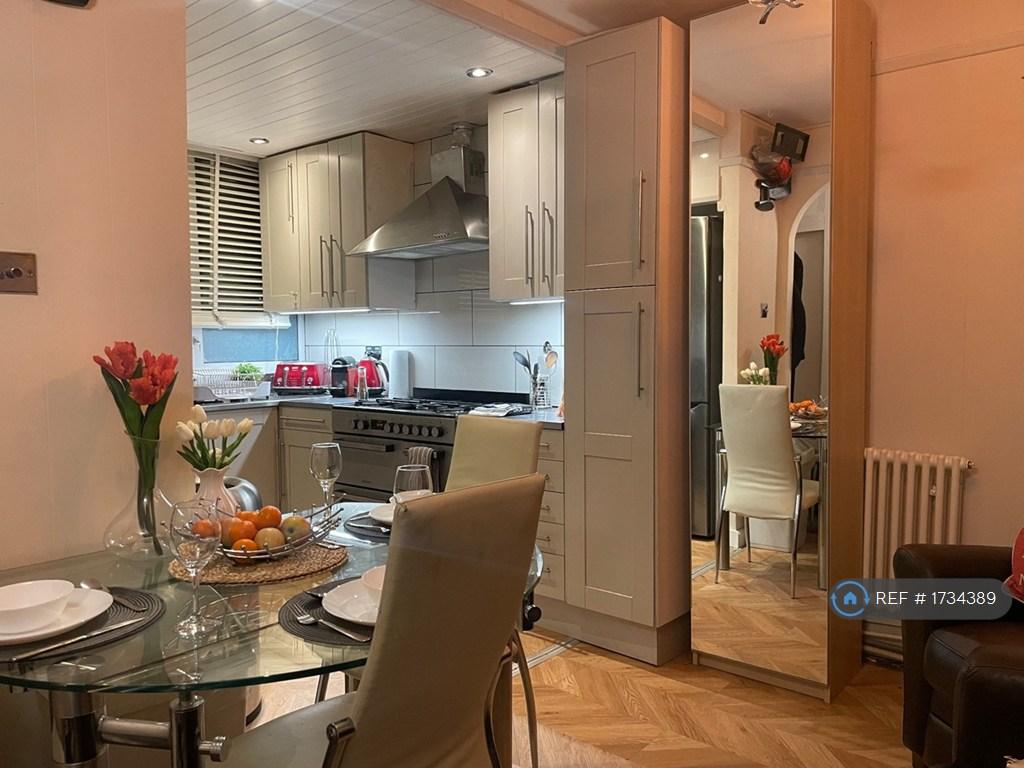 Full Luxury Kitchen