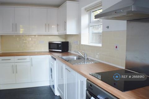 4 bedroom detached house to rent, Cloister Street, Nottingham, NG7
