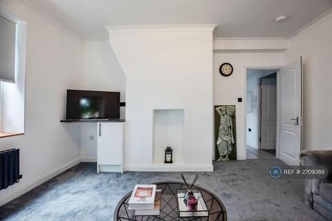 2 bedroom flat to rent, Beresford House, London, SE21
