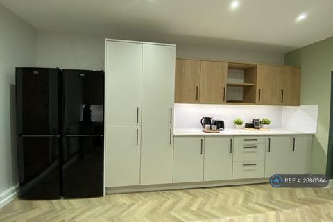 1 bedroom in a house share to rent, Warbreck Road, Liverpool, L9