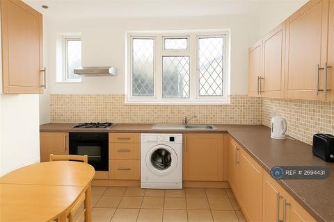 1 bedroom in a house share to rent, Harrowdene Road, London, HA0