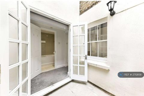 undefined, North Gower Street, London, NW1