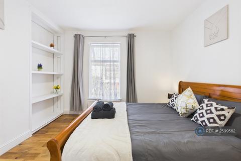 undefined, Lordship Lane, Greater London, N22