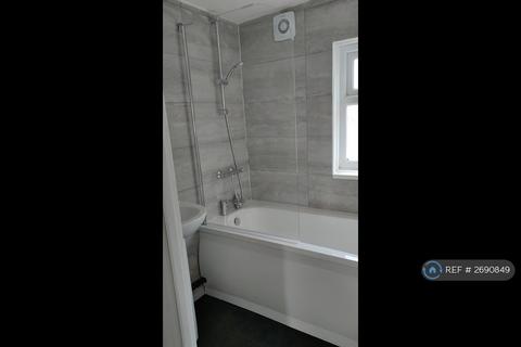 1 bedroom flat to rent, Ley Street, Ilford, IG1