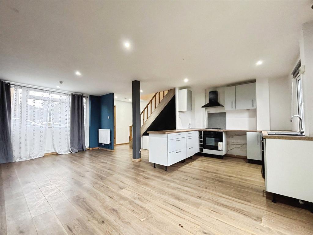 Lounge/Kitchen