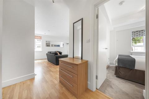 1 bedroom flat to rent, Nell Gwynn House, Sloane Avenue, SW3