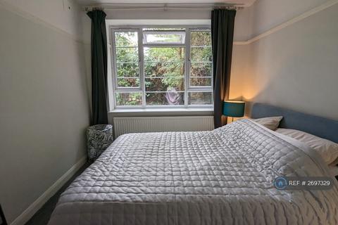 2 bedroom flat to rent, Old House Gardens, Twickenham, TW1