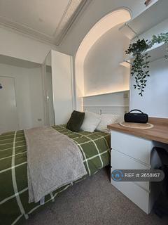 5 bedroom flat to rent, Broomhall Road, Sheffield, S10