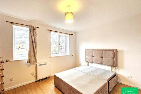 1 bedroom apartment to rent, Blackdown Close, N2